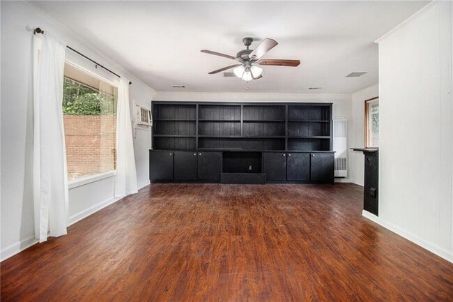 Building Photo - 1174 Arborvista Dr NE