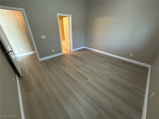 Building Photo - 907 Majestic Oak St