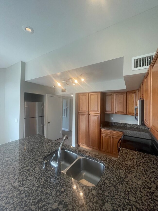 Building Photo - 2 Bedroom / 2 bath Condo in Bermuda Dunes ...