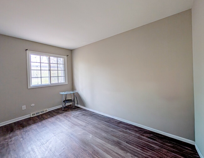 Building Photo - 8616 Hickory Ave