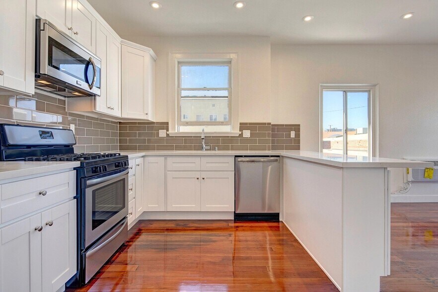 Building Photo - 2801 San Marino St