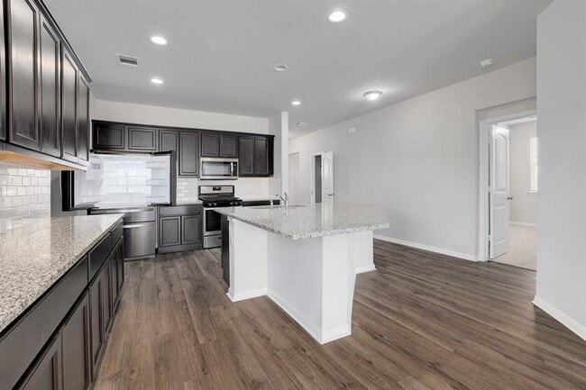 Building Photo - 105 Brunnen Wy