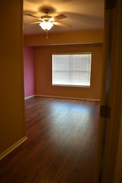 Master Bedroom - 3064 Triumph Dr