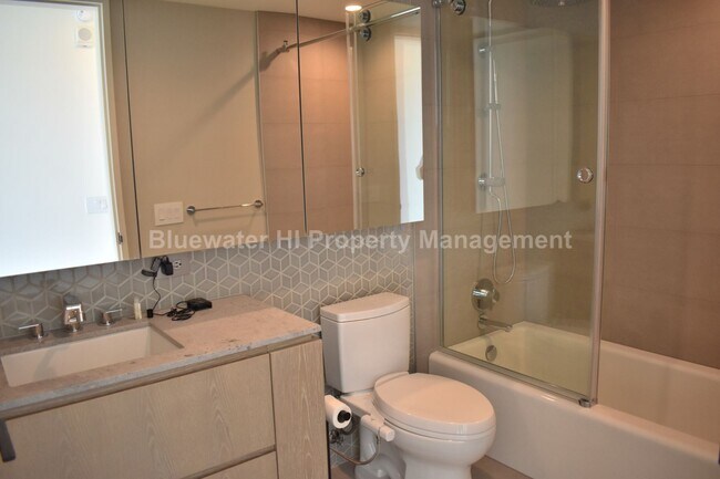 Building Photo - Koula 3/3/2, high flr. w/ Ocean & DH Views (Kakaako Area)