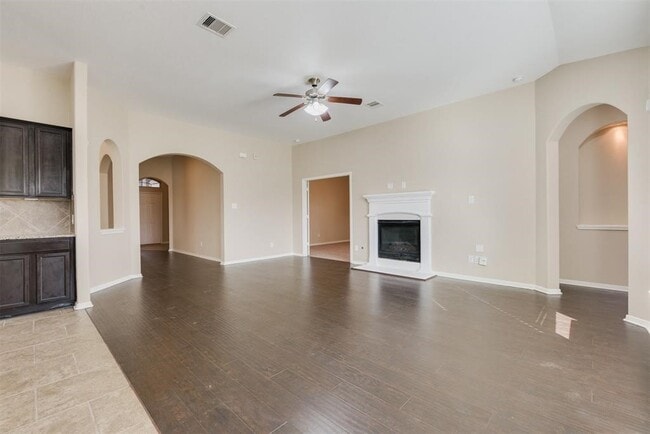 Building Photo - 1903 Cadbury Castle Dr