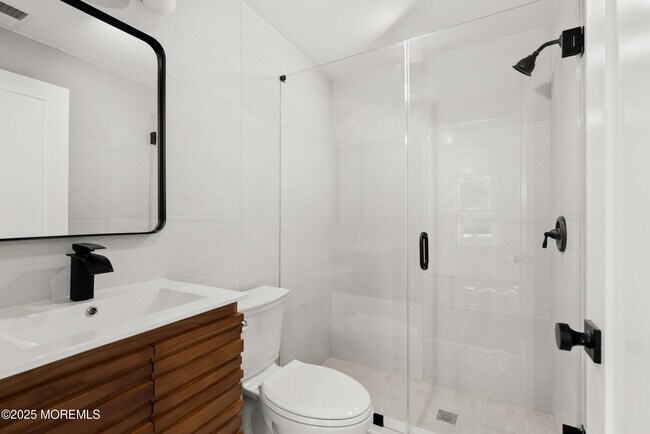 Building Photo - 448 Monmouth Rd