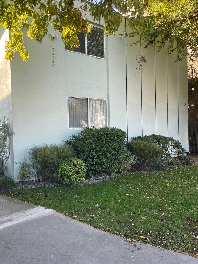 Building Photo - 1520 Venice Blvd