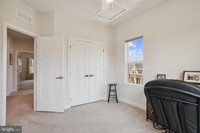 Building Photo - 6012 Pecking Stone St