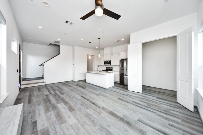 Building Photo - 1524 Ojeman Rd