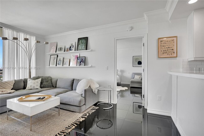 Building Photo - 3350 SW 27th Ave