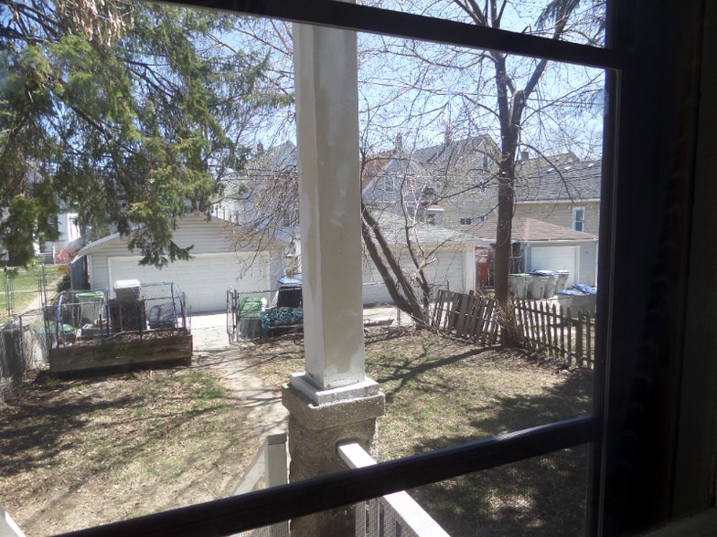 Building Photo - 2816 N Fratney St