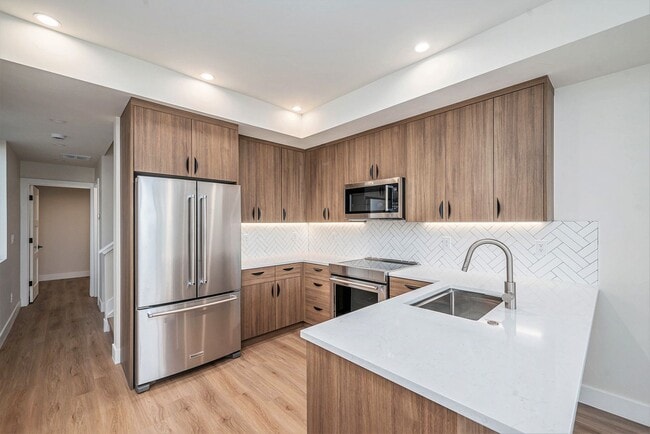 Building Photo - Brand New Townhome!  Be the First!!