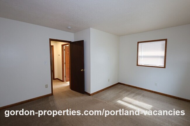 Building Photo - NE 94th Ave - Vintage Montavilla 2 bedroom house