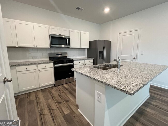 Building Photo - 2213 Boxwood Cir