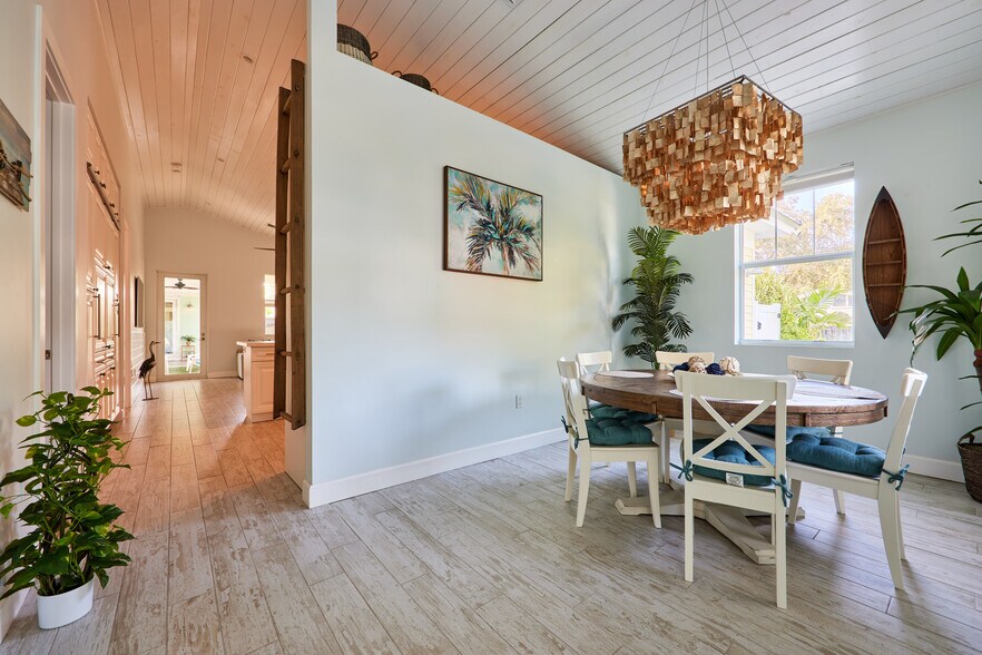 Building Photo - 1280 SW 25th Ave
