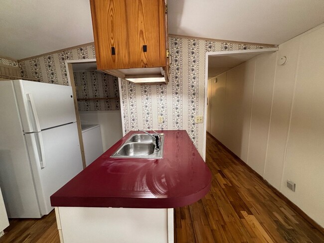 Building Photo - Get it while it's here!