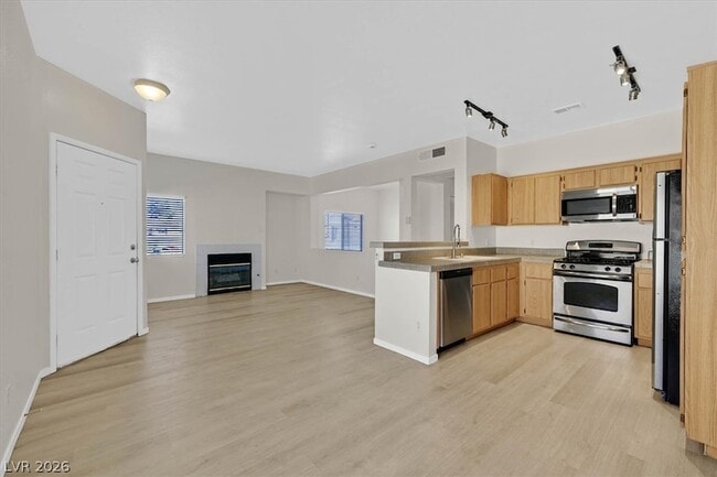 Building Photo - 251 S Green Valley Pkwy