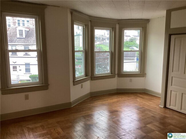Building Photo - 809 Wood Ave
