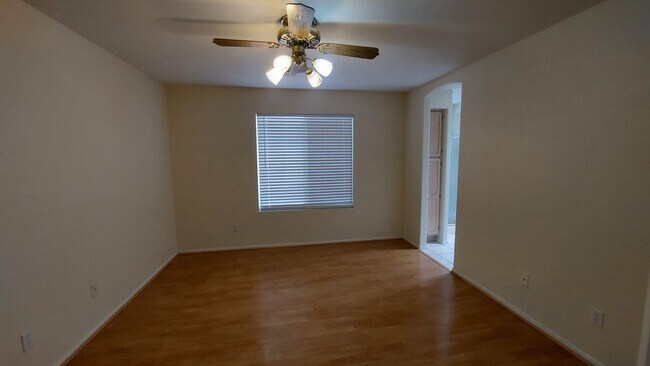 Building Photo - TERRIFIC FOUR BEDROOM PEORIA HOME WITH A POOL!