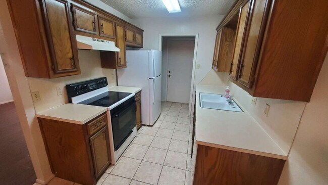 Building Photo - West Lubbock Corridor/ Trending Popular Lu...