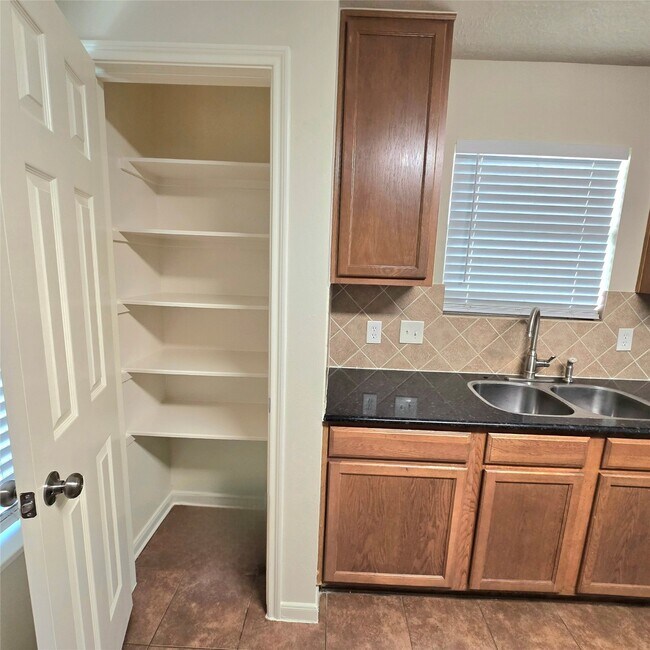 Building Photo - 12006 Audubon Hill Ct