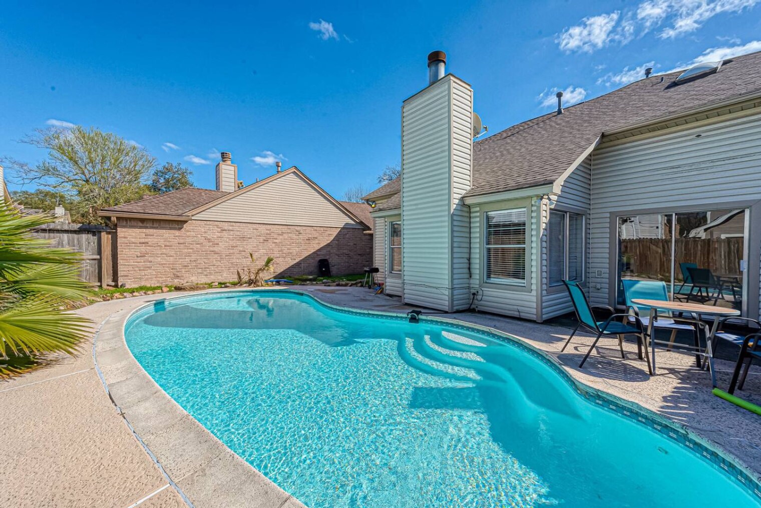 Building Photo - 16026 Hidden Acres Dr