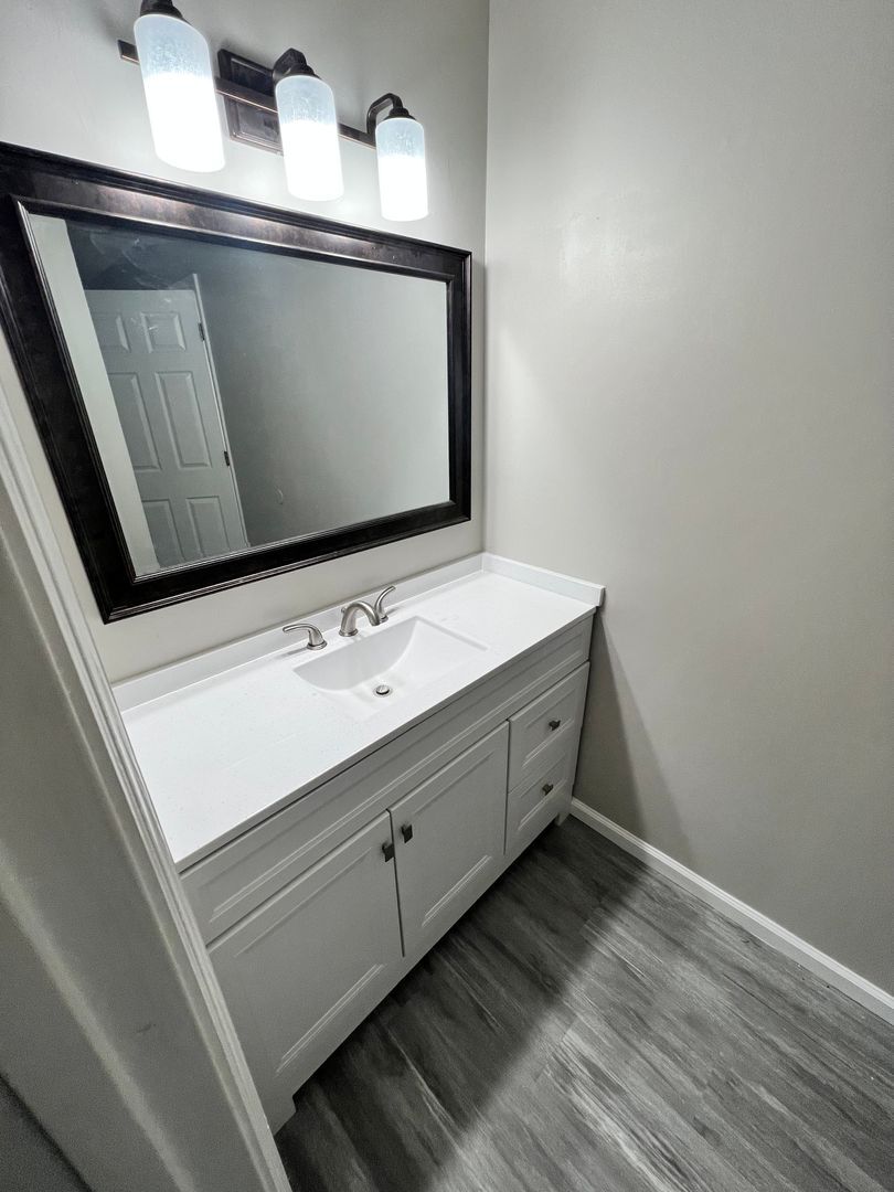 Building Photo - 575 Heritage