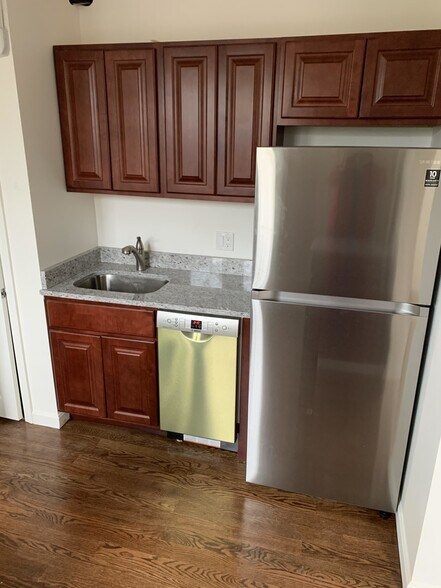 Primary Photo - 4 Garden Ct