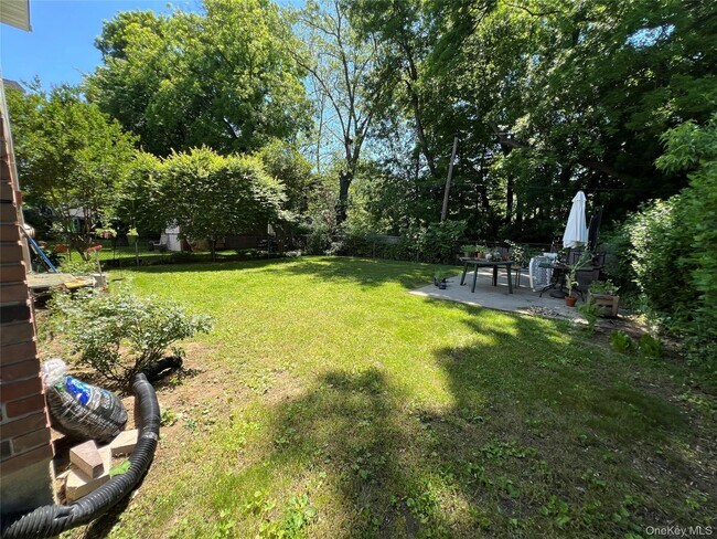 Building Photo - 5 Dunes Ln