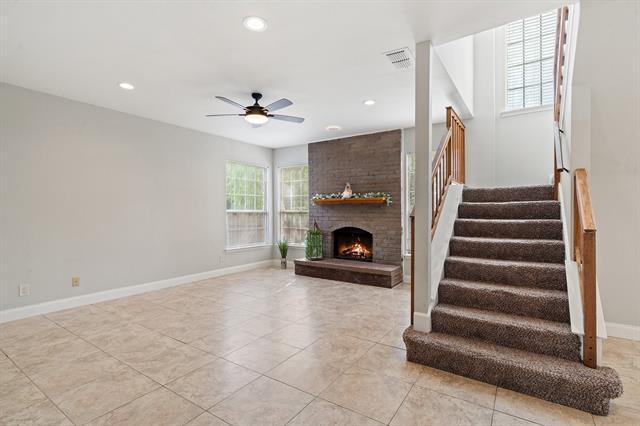 Building Photo - 5300 La Viva Ln