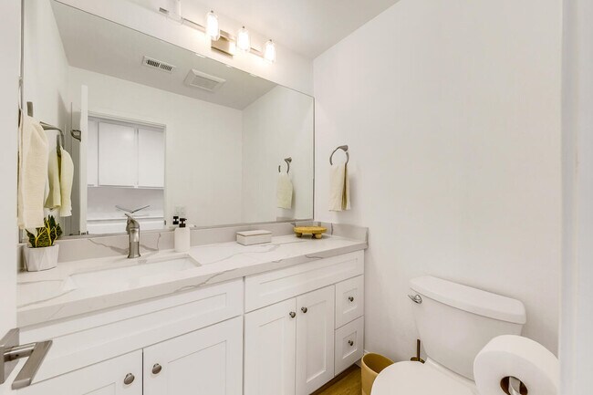 Building Photo - 45455 Crow Cir