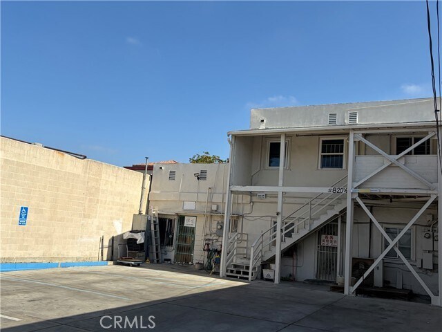 Building Photo - 818 E Valley Blvd