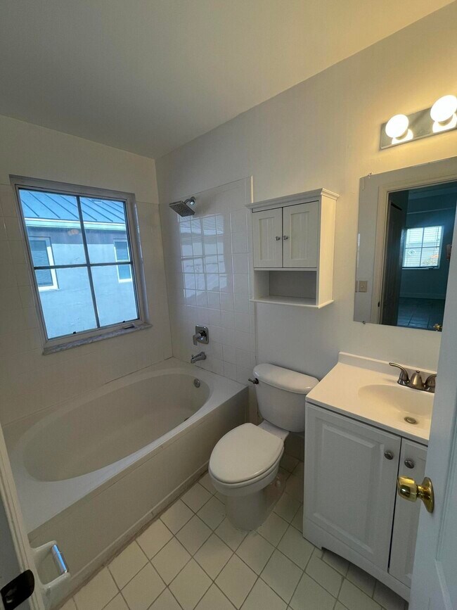 Building Photo - 2137 Shoma Dr