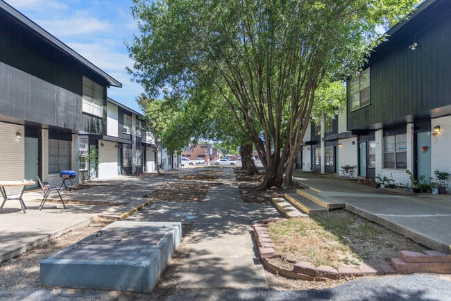 Building Photo - The Townes Townhomes