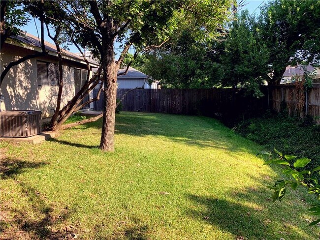 Building Photo - 3112 Settlement Dr