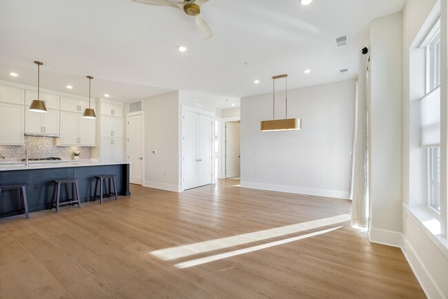 Building Photo - 23651 Havelock Walk Ter