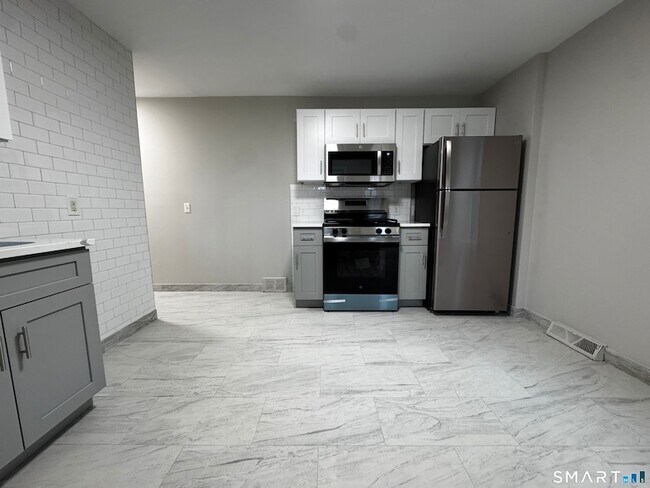 Building Photo - 45-51-51 Cowles St