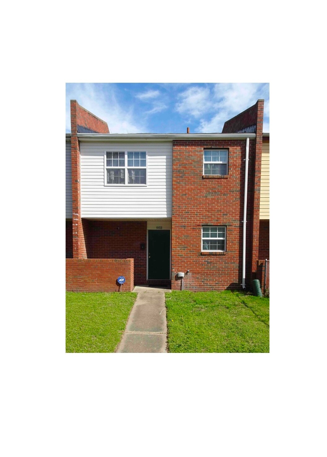 Building Photo - 903 Sherman Ln