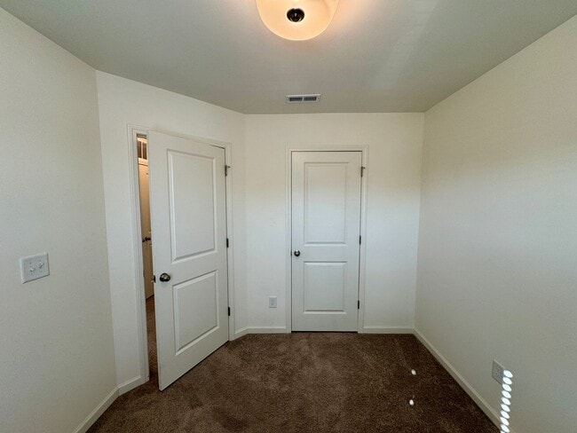 Building Photo - 3BR/2BA Townhouse in Mallard Creek
