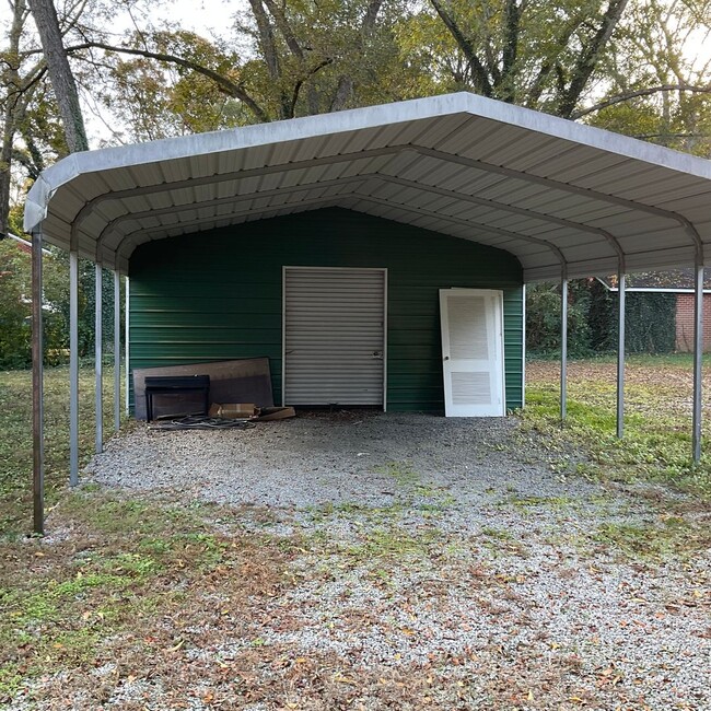 Building Photo - Home with 3 Bedrooms, 1 1/2 Baths off Hwy ...