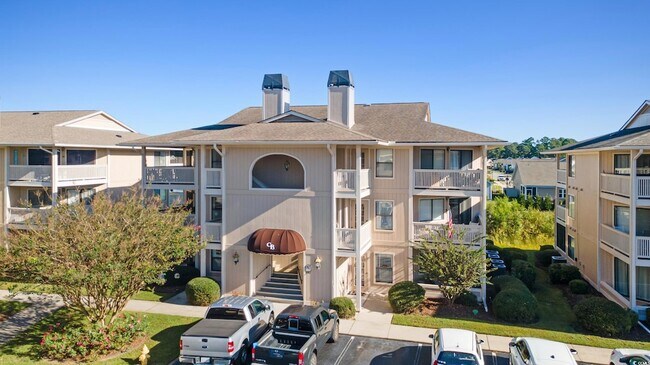 Building Photo - 4242 Pinehurst Cir