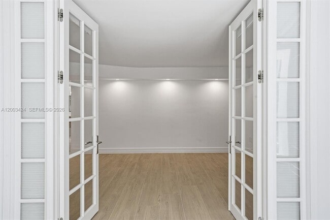 Building Photo - 600 Grapetree Dr