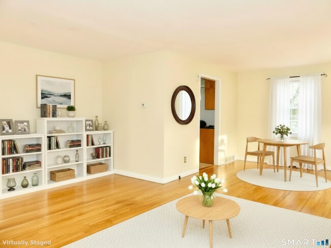 Building Photo - 12 W Rocks Rd