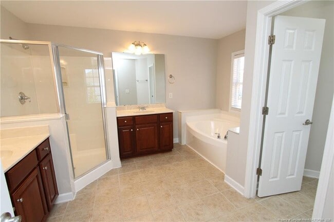 Building Photo - 5233 Stone Station Dr