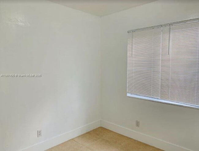 Building Photo - 691 NE 86th St