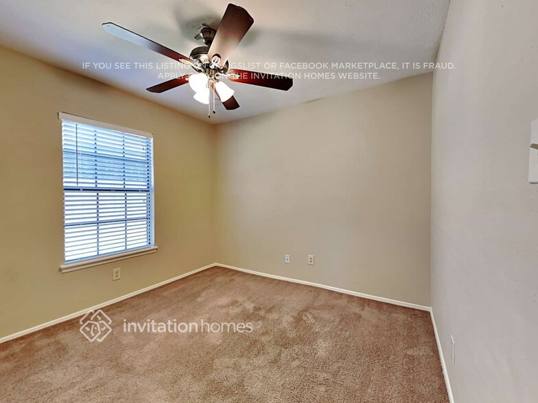 Building Photo - 2626 Hampshire Dr