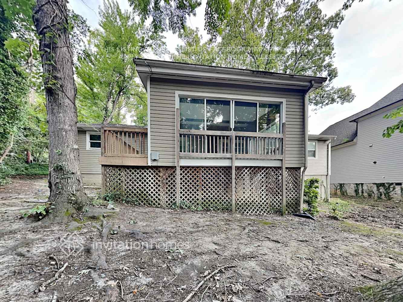 Building Photo - 400 N Sharon Amity Rd