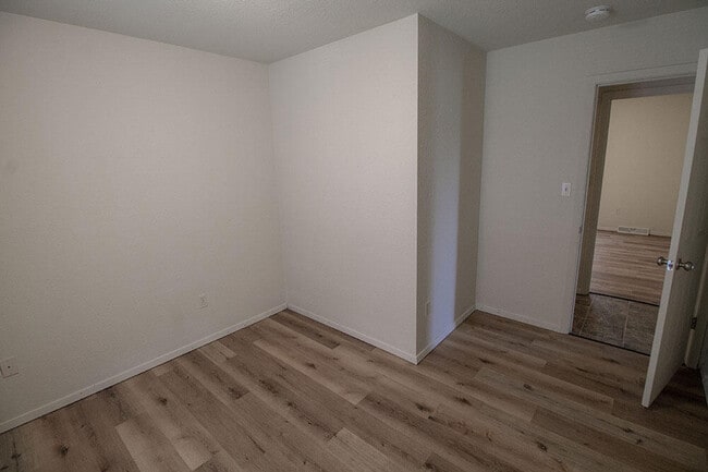 Building Photo - 1007 W Ash St
