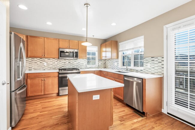 Building Photo - 2933 Central Park Blvd