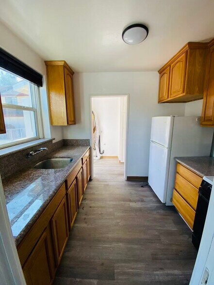 Building Photo - 1854 Garvey Ave